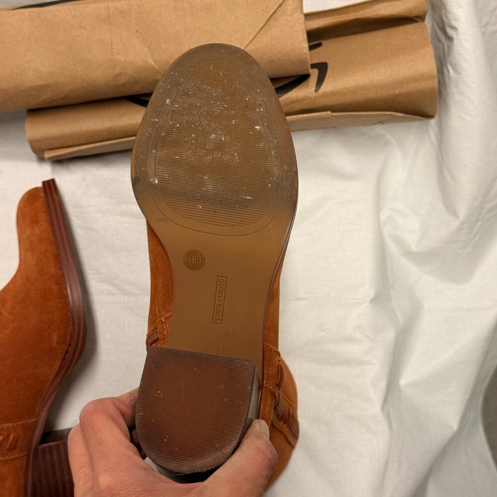 Vince Camuto Zelcinna Suede Ankle Boots Caramel 6.5 - Picture 8 of 8